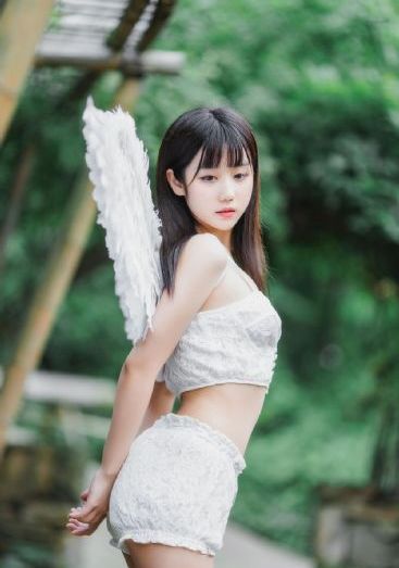 《乳色吐息》第一集免费观看