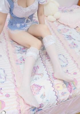 动漫美女隐私打扑克视频