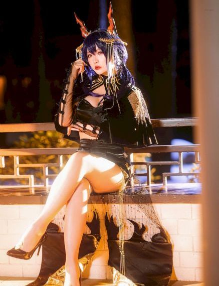 理伦片漂亮的女教师