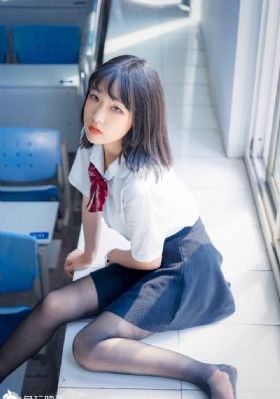 脱衣女郎