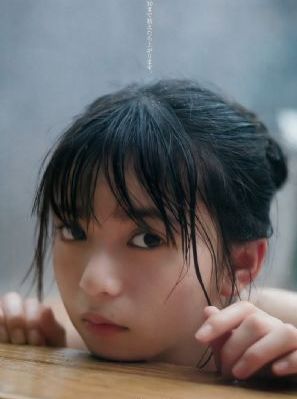 被男人狂揉吃奶胸视频