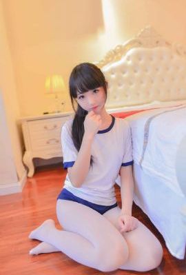 年轻的女教师2在线播放