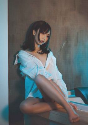 鬓边不是海棠红